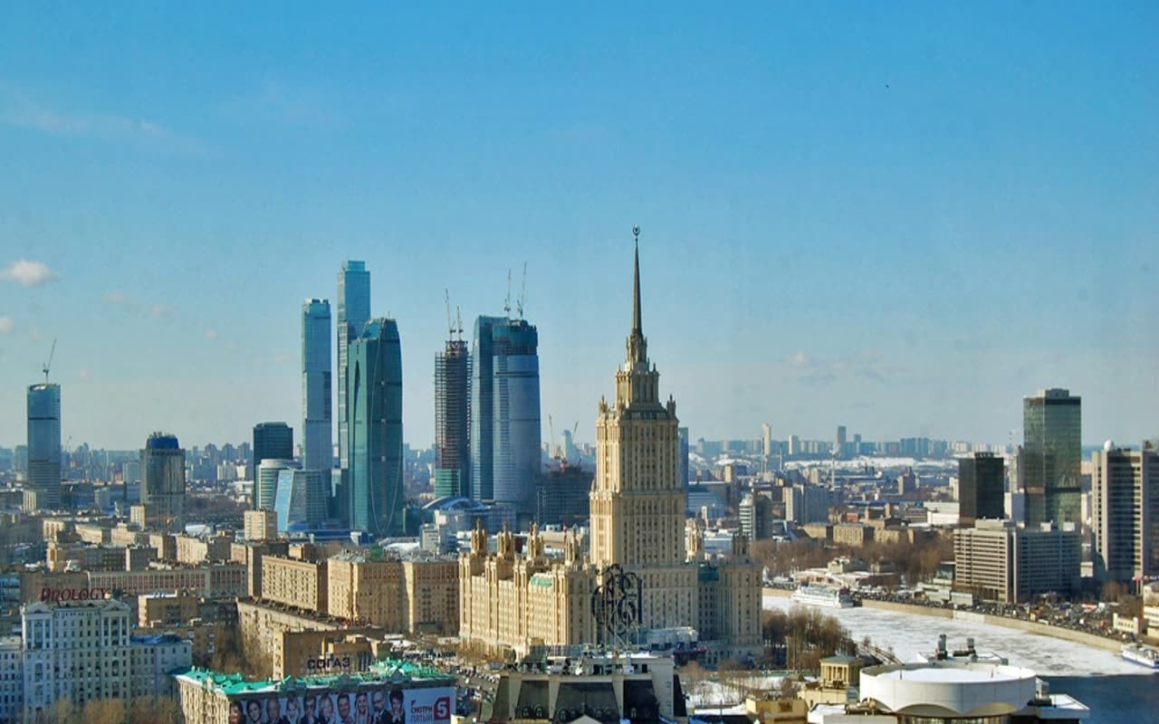 Панорама делового центра Москвы с высотками Москва-Сити