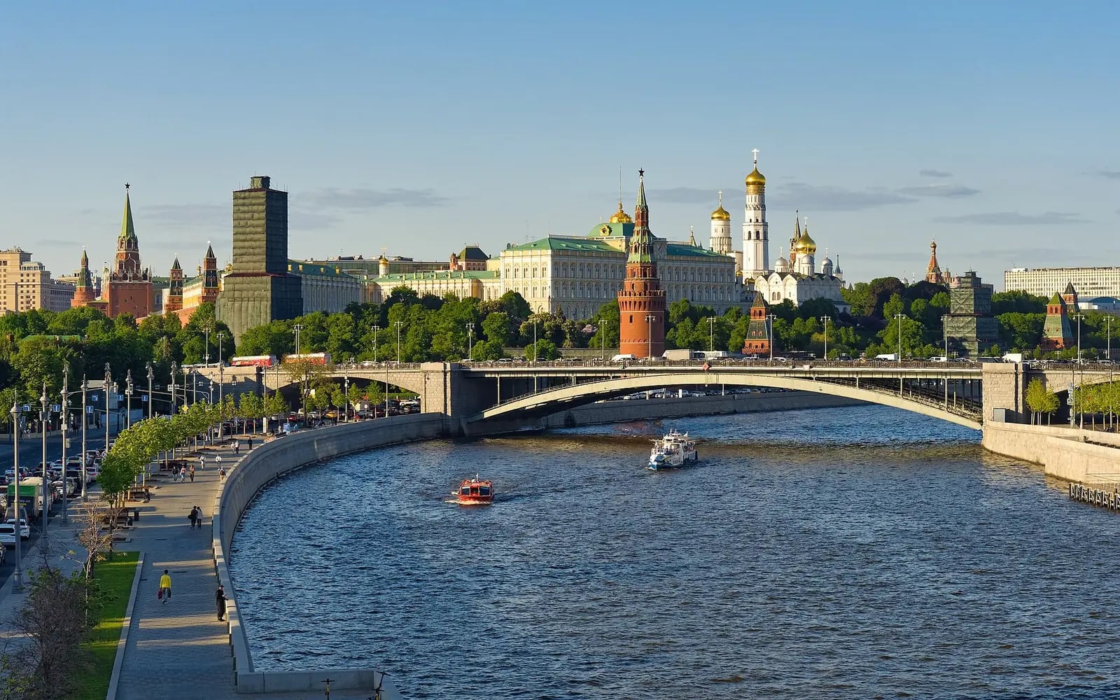 Работа водителем такси в Москве