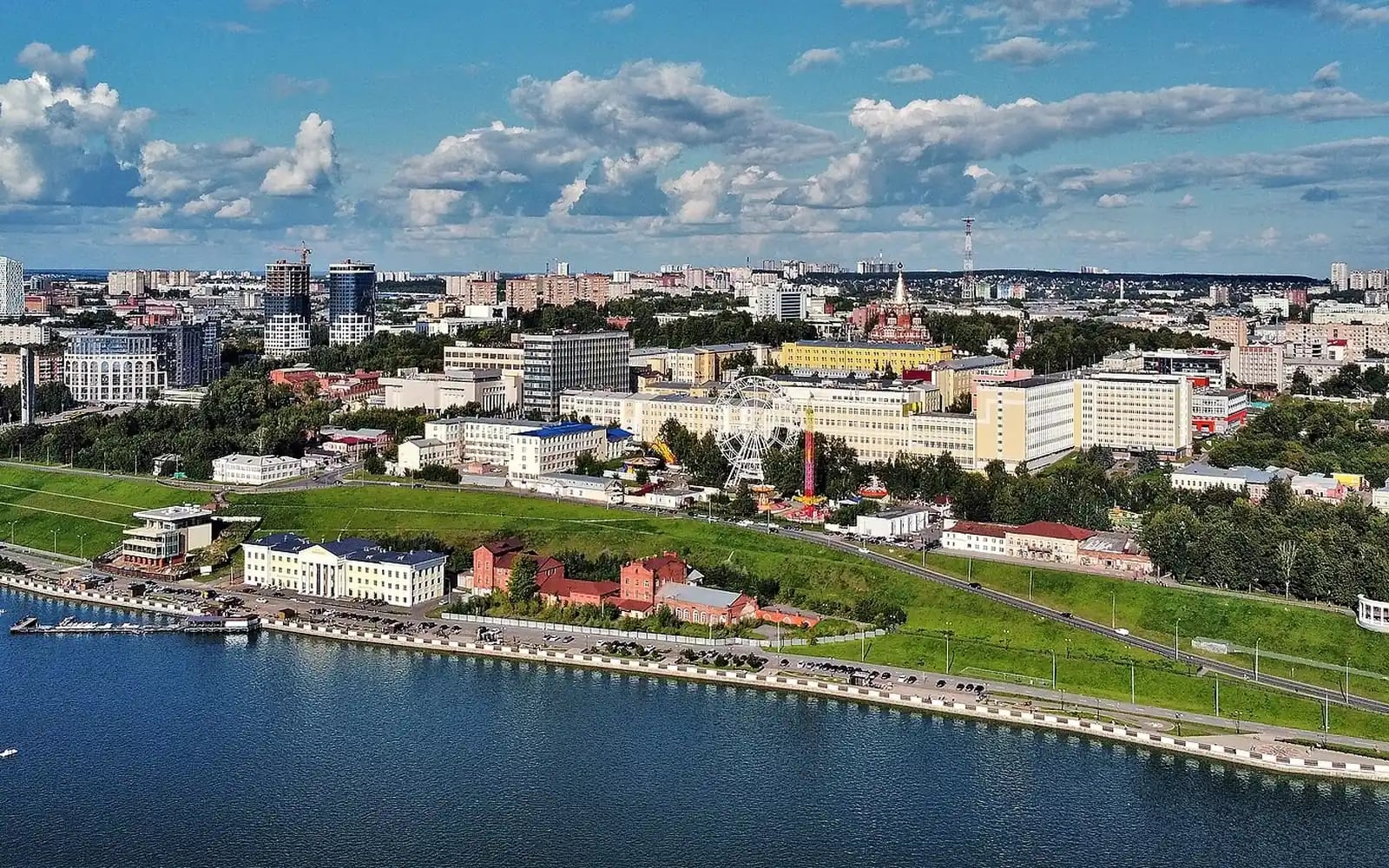 Работа водителем такси в Ижевске